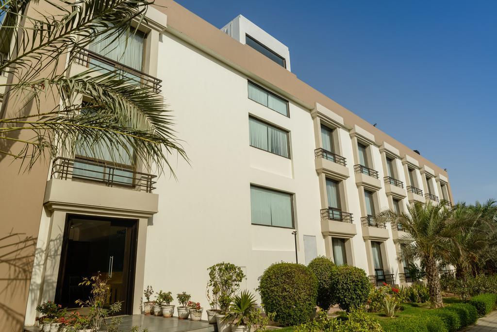 Quality Inn Palms Gāndhīdhām Exterior foto