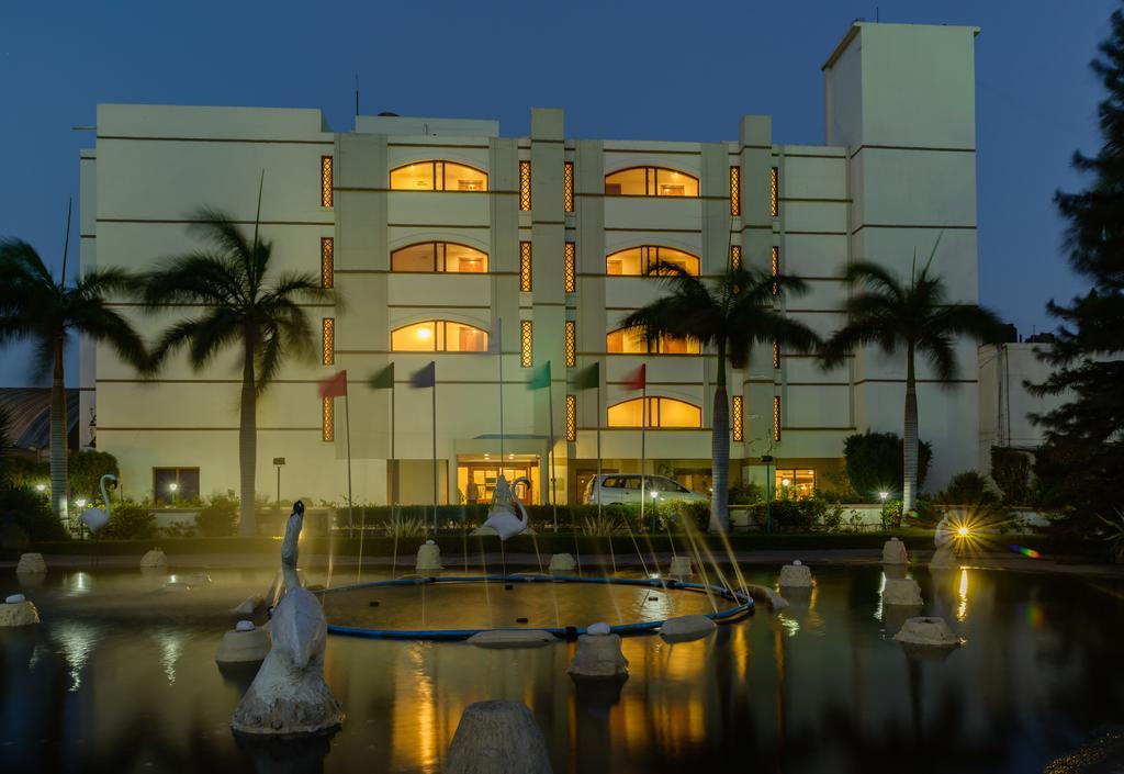Quality Inn Palms Gāndhīdhām Exterior foto