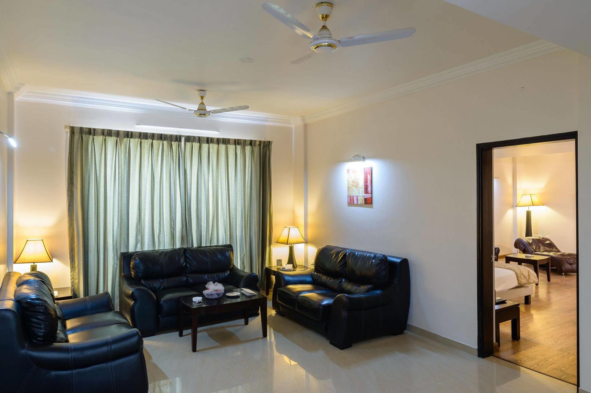 Quality Inn Palms Gāndhīdhām Exterior foto